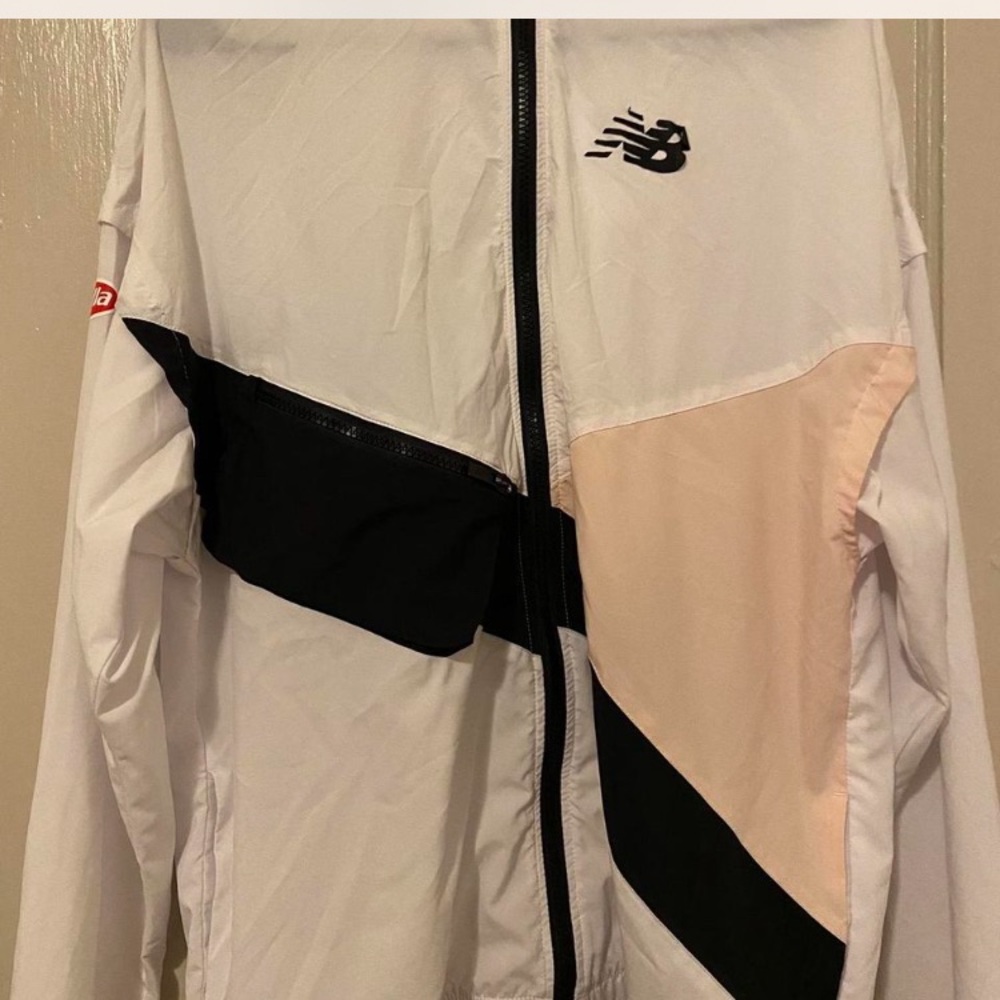 New Balance white and black windbreaker #newbalance
